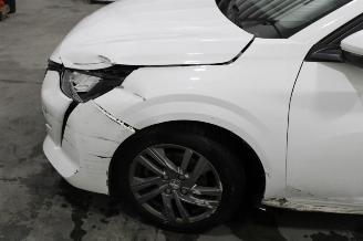 Peugeot 208  picture 21