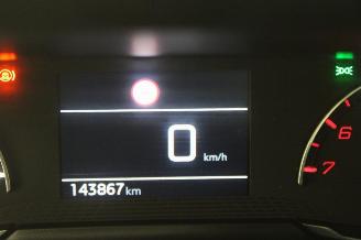 Peugeot 208  picture 13