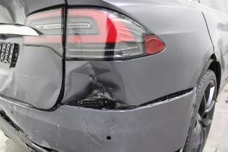 Tesla Model X  picture 6