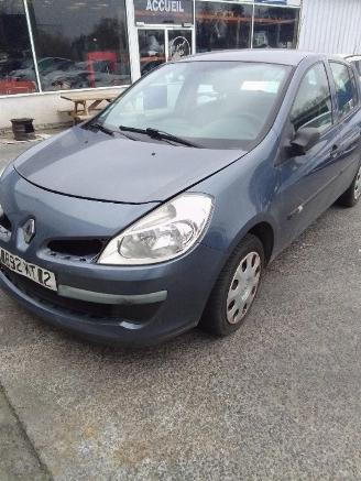 skadebil auto Renault Clio  2006/6