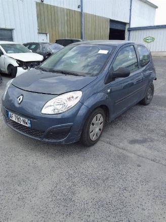 Damaged car Renault Twingo  2009/11