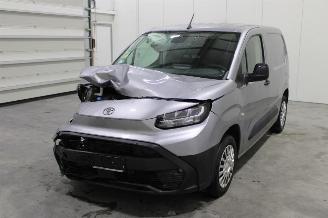 skadebil auto Toyota ProAce CITY 2025/1