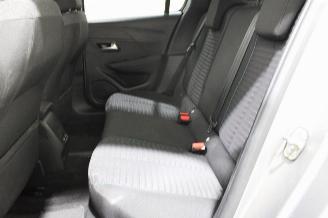 Peugeot 208  picture 10