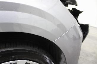 Peugeot 208  picture 7