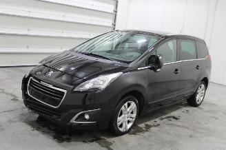 Auto incidentate Peugeot 5008  2015/4