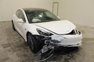 Tesla Model 3  picture 2
