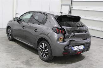 Peugeot 208  picture 4
