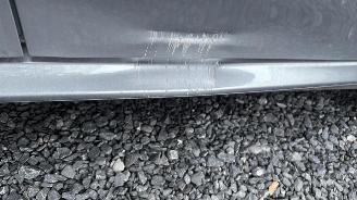 Peugeot 208  picture 24