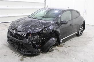 Schadeauto Renault Clio  2025/8