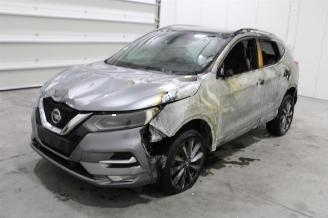 krockskadad bil auto Nissan Qashqai  2021/4