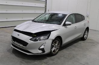 Vaurioauto  passenger cars Ford Focus  2021/10