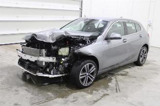 Vaurioauto  passenger cars BMW 1-serie 118 2023/12
