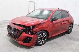 damaged passenger cars Peugeot 208  2025/4