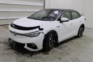 damaged passenger cars Volkswagen ID.5  2023/7