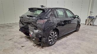 Peugeot 208  picture 3