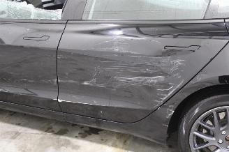 Tesla Model 3  picture 8