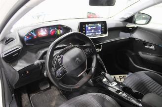 Peugeot e-208  picture 10