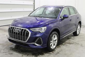 skadebil auto Audi Q3  2021/3