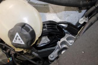 Peugeot 208  picture 18