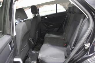 Volkswagen T-Roc  picture 11