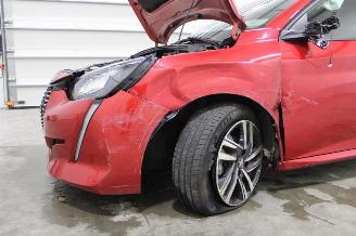 Peugeot 208  picture 5