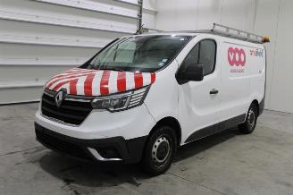krockskadad bil auto Renault Trafic  2023/2