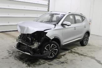 krockskadad bil auto MG ZS  2022/11