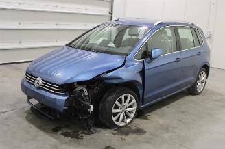 uszkodzony samochody osobowe Volkswagen Golf  2016/9