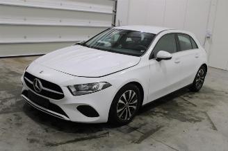 krockskadad bil auto Mercedes A-klasse A 180 2023/4