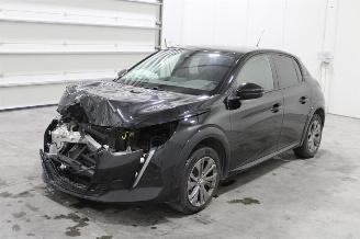 Vaurioauto  passenger cars Peugeot 208  2023/8