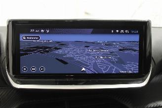 Peugeot 208  picture 14