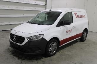 krockskadad bil auto Mercedes Citan  2024/2