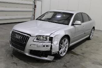 krockskadad bil auto Audi S8  2008/4