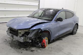krockskadad bil auto Ford Mustang  2024/6