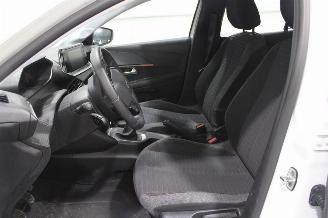 Peugeot 208  picture 10