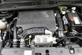 Peugeot 208  picture 13