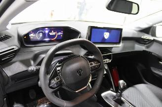 Peugeot 208  picture 8