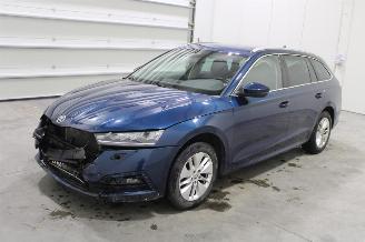 krockskadad bil auto Skoda Octavia  2022/2