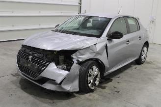 Vaurioauto  passenger cars Peugeot 208  2023/8