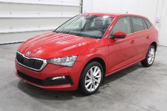 krockskadad bil auto Skoda Scala  2023/10