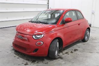 krockskadad bil auto Fiat 500  2024/1