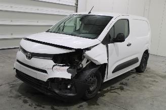 skadebil auto Toyota ProAce City 2024/6