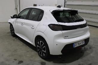Peugeot 208  picture 4