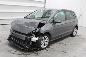 Salvage car Volkswagen Golf  2018/3