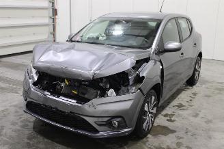 uszkodzony samochody osobowe Dacia Sandero  2024/11