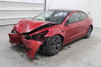 damaged passenger cars Tesla Model 3  2021/9