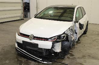 Vrakbiler auto Volkswagen Golf  2019/2