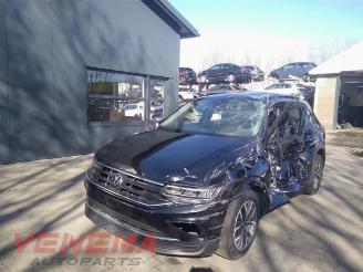 demontáž osobní automobily Volkswagen Tiguan Tiguan (AD1), SUV, 2016 / 2024 1.5 TSI 16V Evo BlueMotion Technology 2023/5