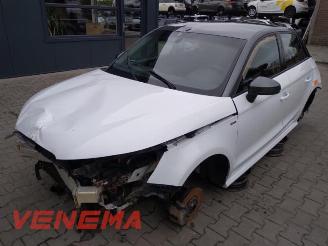 Vrakbiler auto Audi A1 A1 Sportback (8XA/8XF), Hatchback 5-drs, 2011 / 2018 1.4 TFSI ACT 16V 2015