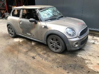Vrakbiler auto Mini   2013/1